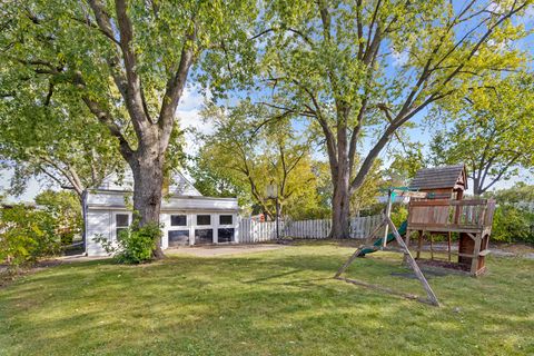 A home in Mount Prospect