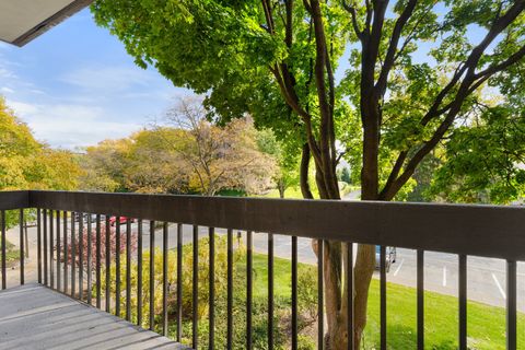 Tiny photo for 3810 S Mission Hills Road #204, Northbrook, IL 60062 (MLS # 12509222)