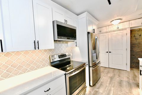 Tiny photo for 4343 N Clarendon Avenue #516, Chicago, IL 60613 (MLS # 12557489)