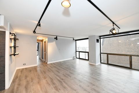 Tiny photo for 4343 N Clarendon Avenue #516, Chicago, IL 60613 (MLS # 12557489)