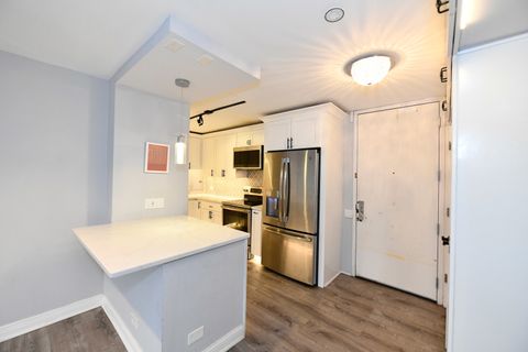 Tiny photo for 4343 N Clarendon Avenue #516, Chicago, IL 60613 (MLS # 12557489)