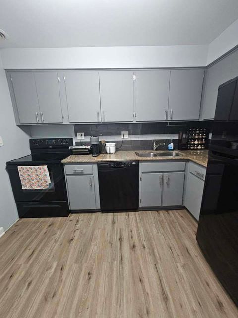 Tiny photo for 603 E Falcon Drive #104A, Arlington Heights, IL 60005 (MLS # 12609605)