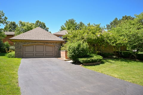 Tiny photo for 1549 Snowberry Court, Downers Grove, IL 60515 (MLS # 12679289)