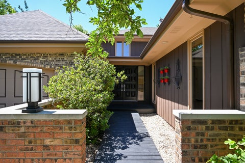 Tiny photo for 1549 Snowberry Court, Downers Grove, IL 60515 (MLS # 12679289)