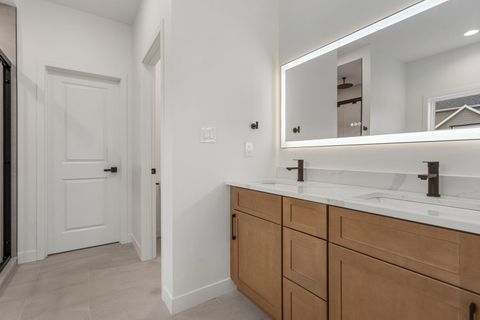 Tiny photo for 702 N Beacon Hill Circle, Urbana, IL 61802 (MLS # 12543327)