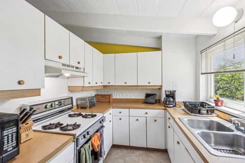 Tiny photo for 1823 W Granville Avenue #4A, Chicago, IL 60660 (MLS # 12429277)