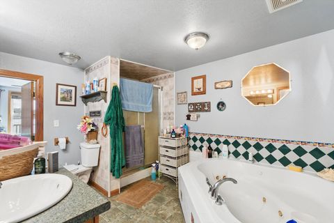 Tiny photo for 1811 Canal Shore Drive, Le Claire, IA 52753 (MLS # 12600604)