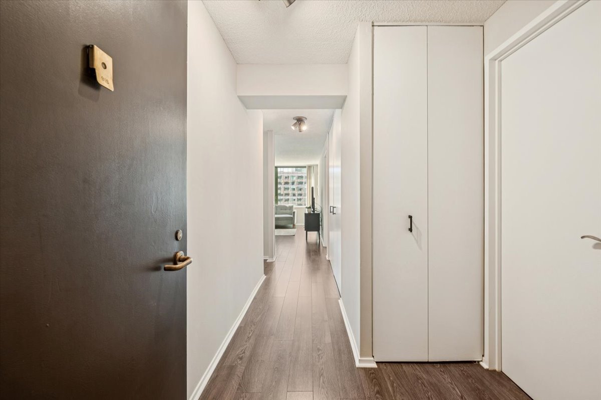 Chicago, Illinois 60611, United States, 1 Bedroom Bedrooms, ,1 BathroomBathrooms,Residential,Active,218195