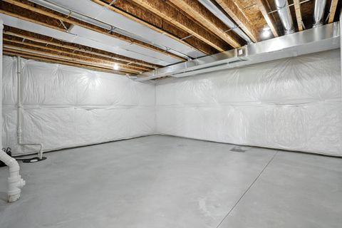 Tiny photo for 5167 LAKESIDE Court, Bettendorf, IA 52722 (MLS # 12704574)