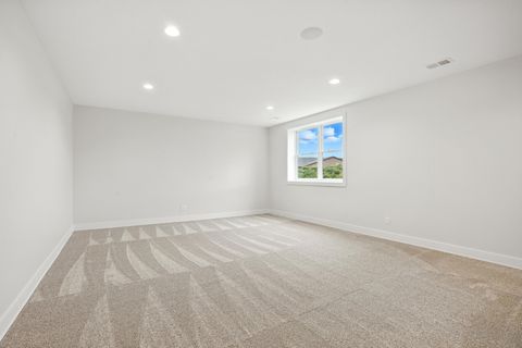 Tiny photo for 5167 LAKESIDE Court, Bettendorf, IA 52722 (MLS # 12704574)