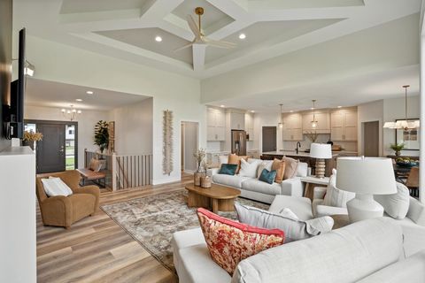 Tiny photo for 5167 LAKESIDE Court, Bettendorf, IA 52722 (MLS # 12704574)