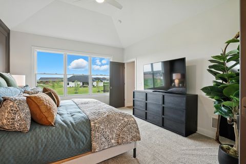 Tiny photo for 5167 LAKESIDE Court, Bettendorf, IA 52722 (MLS # 12704574)