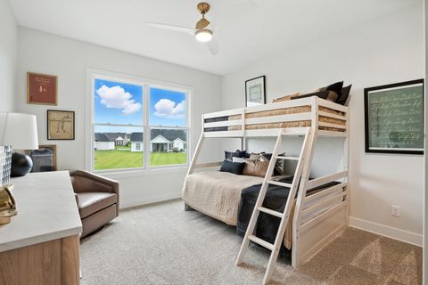 Tiny photo for 5167 LAKESIDE Court, Bettendorf, IA 52722 (MLS # 12704574)