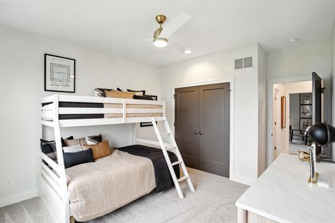 Tiny photo for 5167 LAKESIDE Court, Bettendorf, IA 52722 (MLS # 12704574)