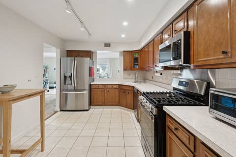 Tiny photo for 820 Oakton Street #2A, Evanston, IL 60202 (MLS # 12675374)