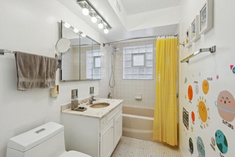 Tiny photo for 820 Oakton Street #2A, Evanston, IL 60202 (MLS # 12675374)