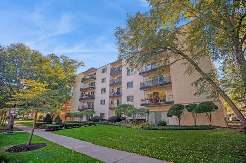 Photo of 820 Oakton Street #2A, Evanston, IL 60202 (MLS # 12675374)