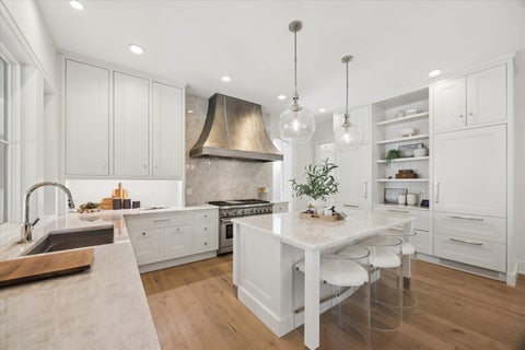 Tiny photo for 37 S Stough Street, Hinsdale, IL 60521 (MLS # 12726389)