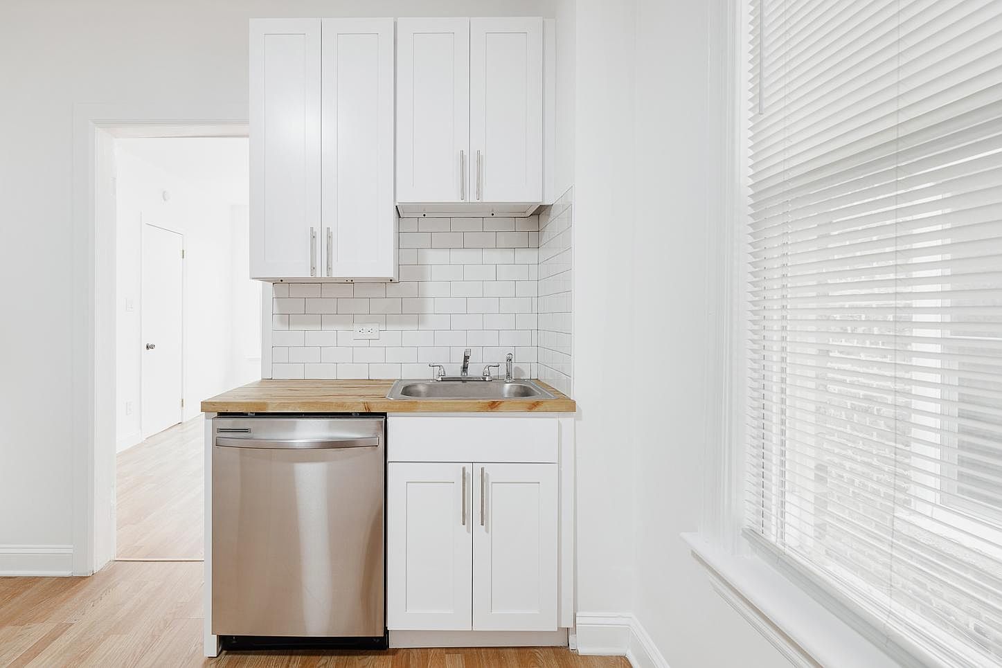 1430 W Superior Street 2R