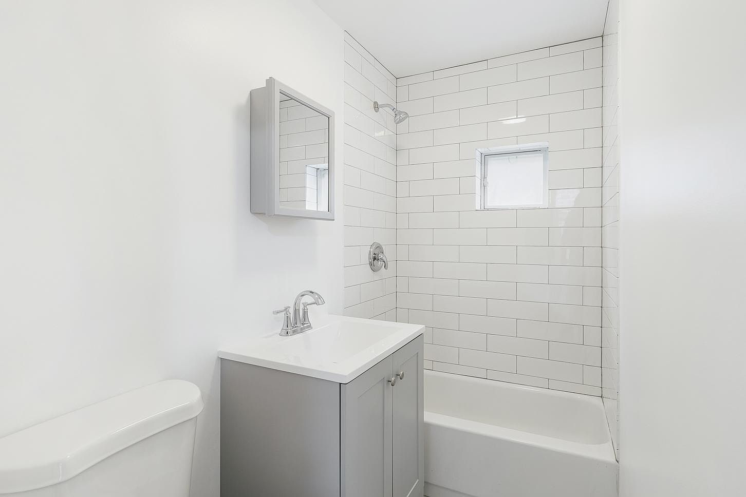 1430 W Superior Street 2R