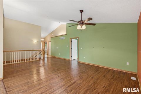 Tiny photo for 1713 Garrett Avenue, Clinton, IA 52732 (MLS # QC4267270)