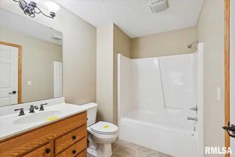 Tiny photo for 1713 Garrett Avenue, Clinton, IA 52732 (MLS # QC4267270)