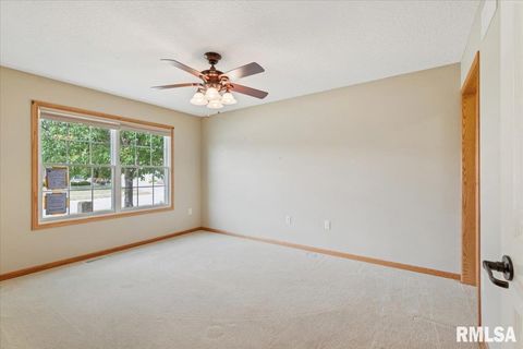 Tiny photo for 1713 Garrett Avenue, Clinton, IA 52732 (MLS # QC4267270)