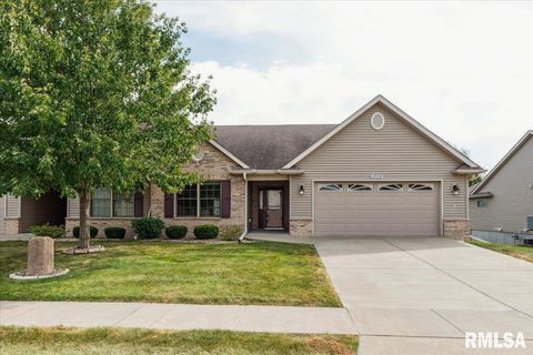 Photo of 1713 Garrett Avenue, Clinton, IA 52732 (MLS # QC4267270)