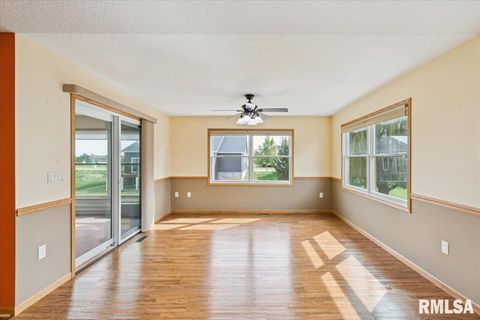 Tiny photo for 1713 Garrett Avenue, Clinton, IA 52732 (MLS # QC4267270)