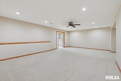 Tiny photo for 1713 Garrett Avenue, Clinton, IA 52732 (MLS # QC4267270)