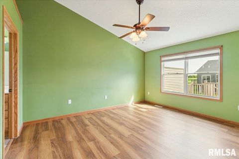 Tiny photo for 1713 GARRETT Avenue, Clinton, IA 52732 (MLS # QC4267270)