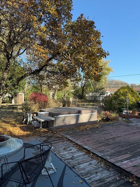 Tiny photo for 655 W Comstock Avenue, Elmhurst, IL 60126 (MLS # 12636738)