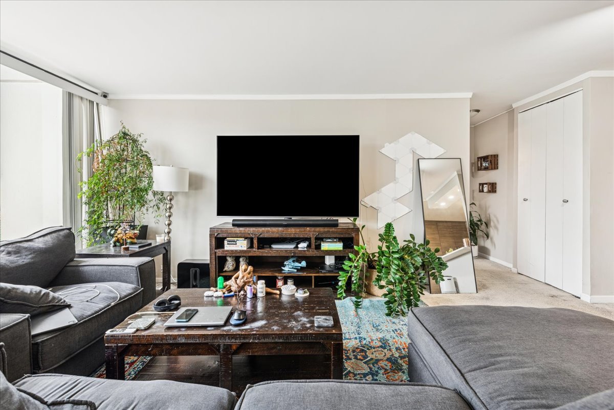 5445 N Sheridan Road 306