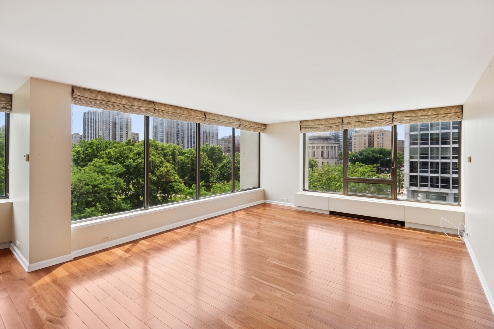2800 N Lake Shore Drive 516