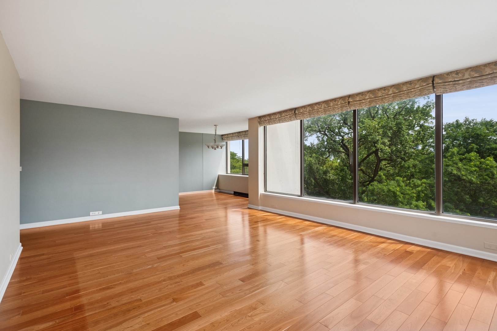 2800 N Lake Shore Drive 516