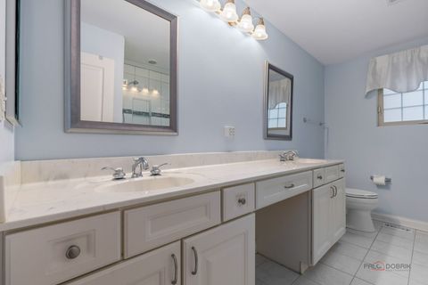 Tiny photo for 2554 W LAKE Avenue, Glenview, IL 60026 (MLS # 12491195)