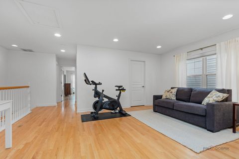 Tiny photo for 2554 W LAKE Avenue, Glenview, IL 60026 (MLS # 12491195)