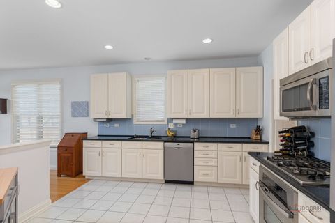 Tiny photo for 2554 W LAKE Avenue, Glenview, IL 60026 (MLS # 12491195)