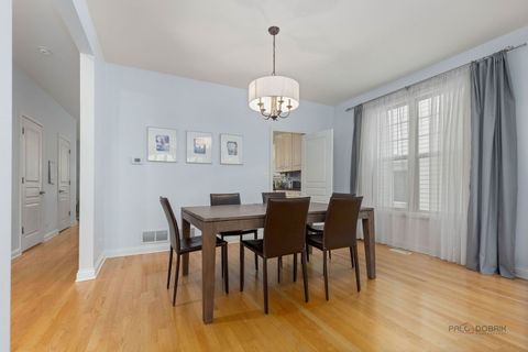 Tiny photo for 2554 W LAKE Avenue, Glenview, IL 60026 (MLS # 12491195)