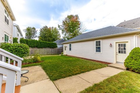Tiny photo for 2554 W LAKE Avenue, Glenview, IL 60026 (MLS # 12491195)