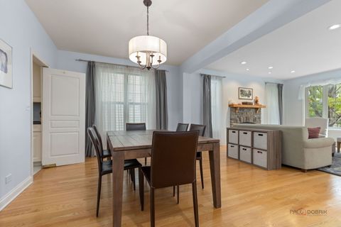 Tiny photo for 2554 W LAKE Avenue, Glenview, IL 60026 (MLS # 12491195)