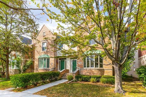 Tiny photo for 2554 W LAKE Avenue, Glenview, IL 60026 (MLS # 12491195)