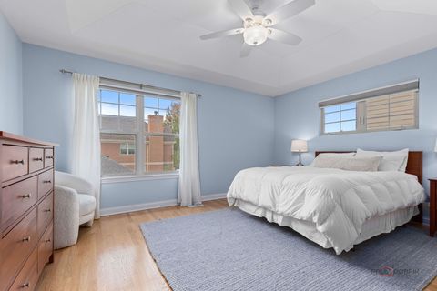 Tiny photo for 2554 W LAKE Avenue, Glenview, IL 60026 (MLS # 12491195)