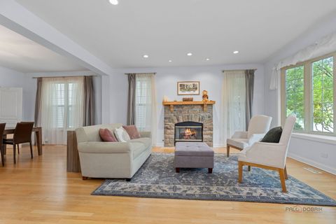 Tiny photo for 2554 W LAKE Avenue, Glenview, IL 60026 (MLS # 12491195)