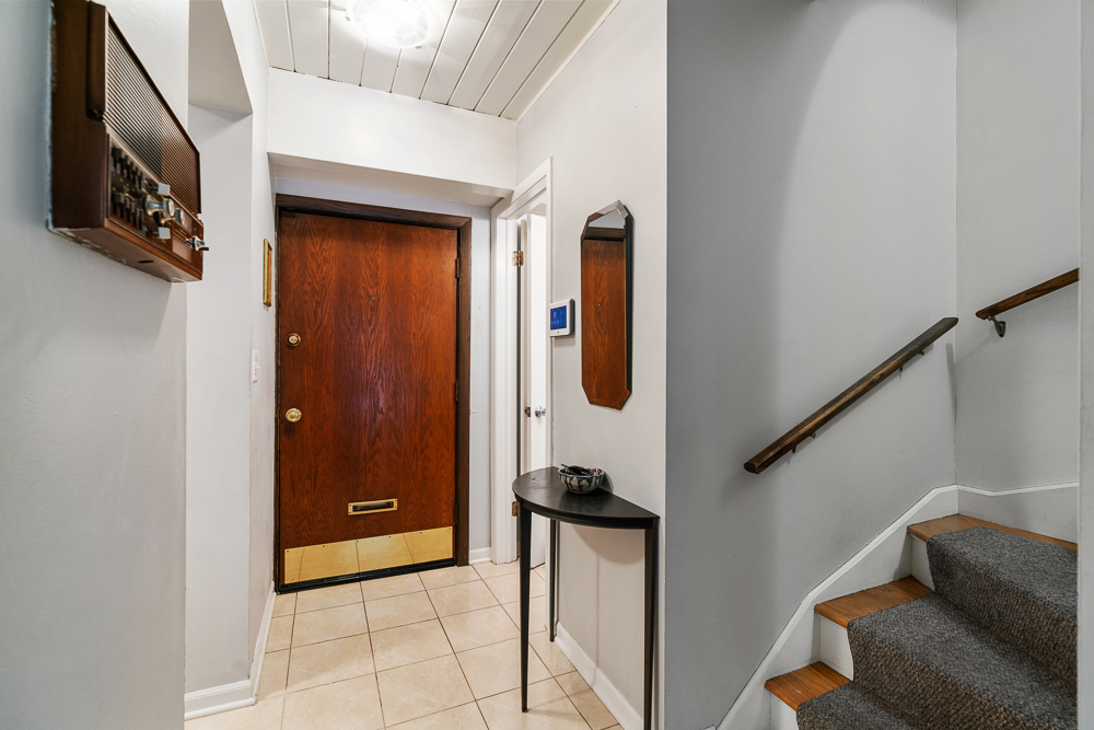 2128 N Sedgwick Street 7