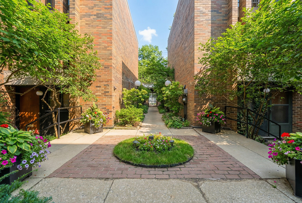 2128 N Sedgwick Street 7