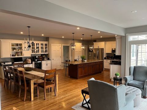 Tiny photo for 210 Persimmon Drive, St. Charles, IL 60174 (MLS # 12637640)