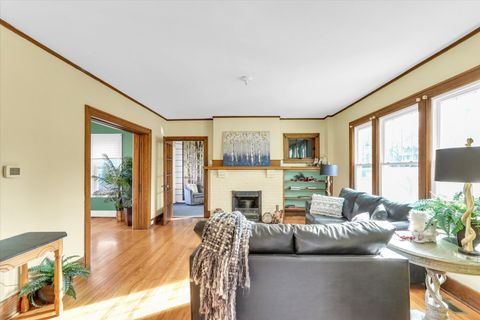 Tiny photo for 804 W Michigan Avenue, Urbana, IL 61801 (MLS # 12546534)