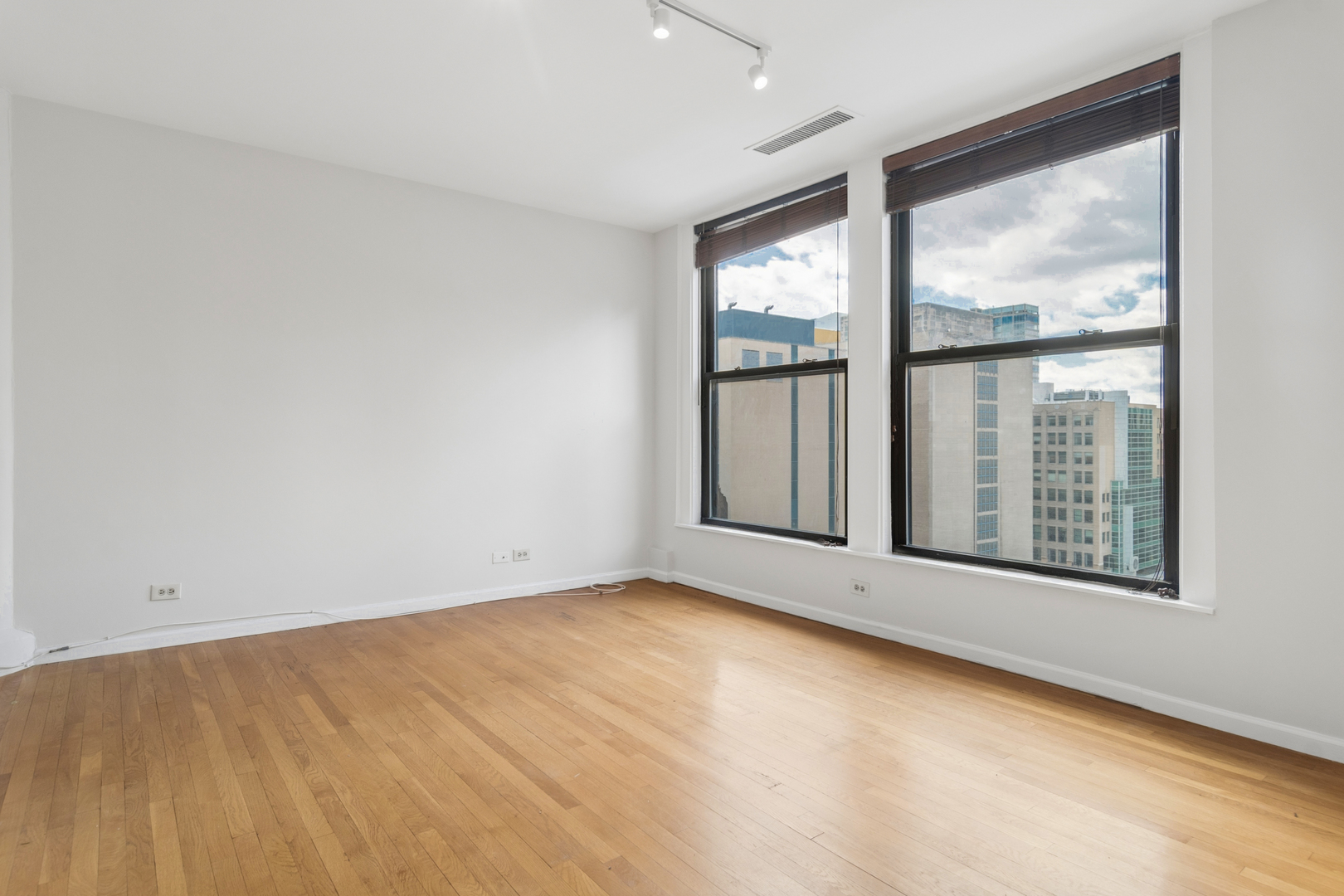 431 S Dearborn Street 1004