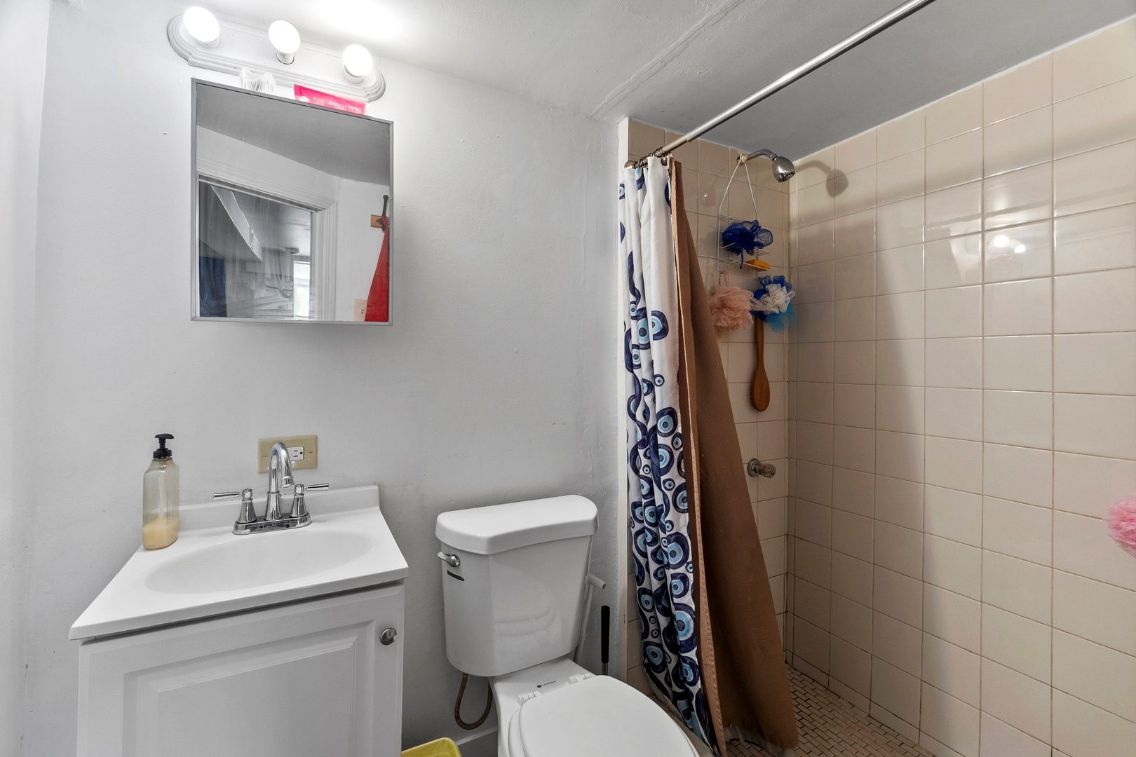 1225 S 49th Court